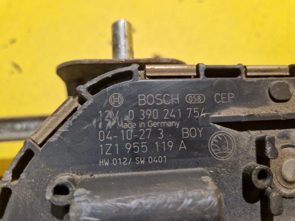 TÁHLA STĚRAČŮ S MOTORKEM 1Z1955119A - ŠKODA OCTAVIA II - 20337