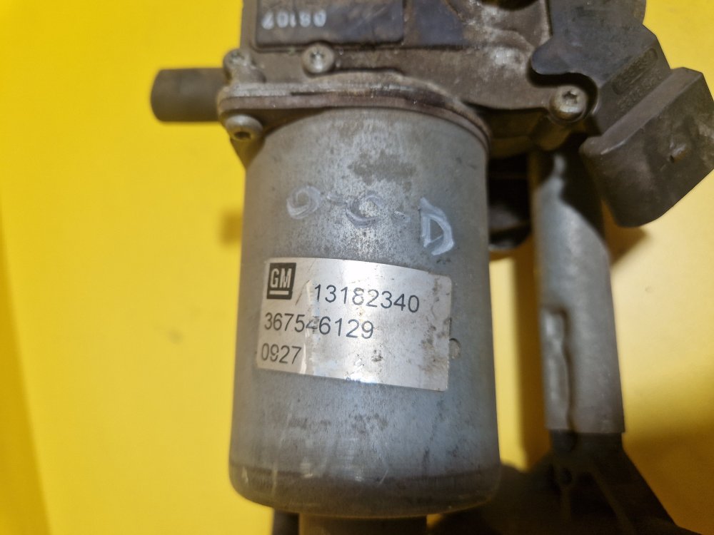 TÁHLA STĚRAČŮ S MOTORKEM 13182340 OPEL CORSA D - 12675