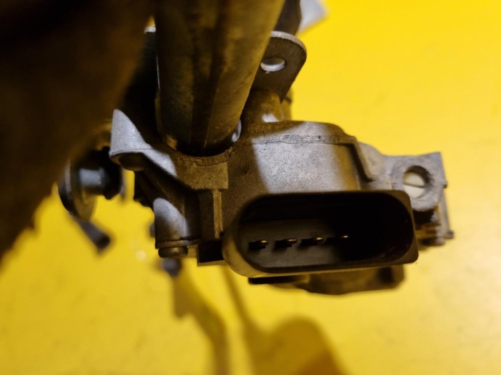 TÁHLA STĚRAČŮ S MOTORKEM 5J1955113B - ŠKODA FABIA II, ROOMSTER - 17861