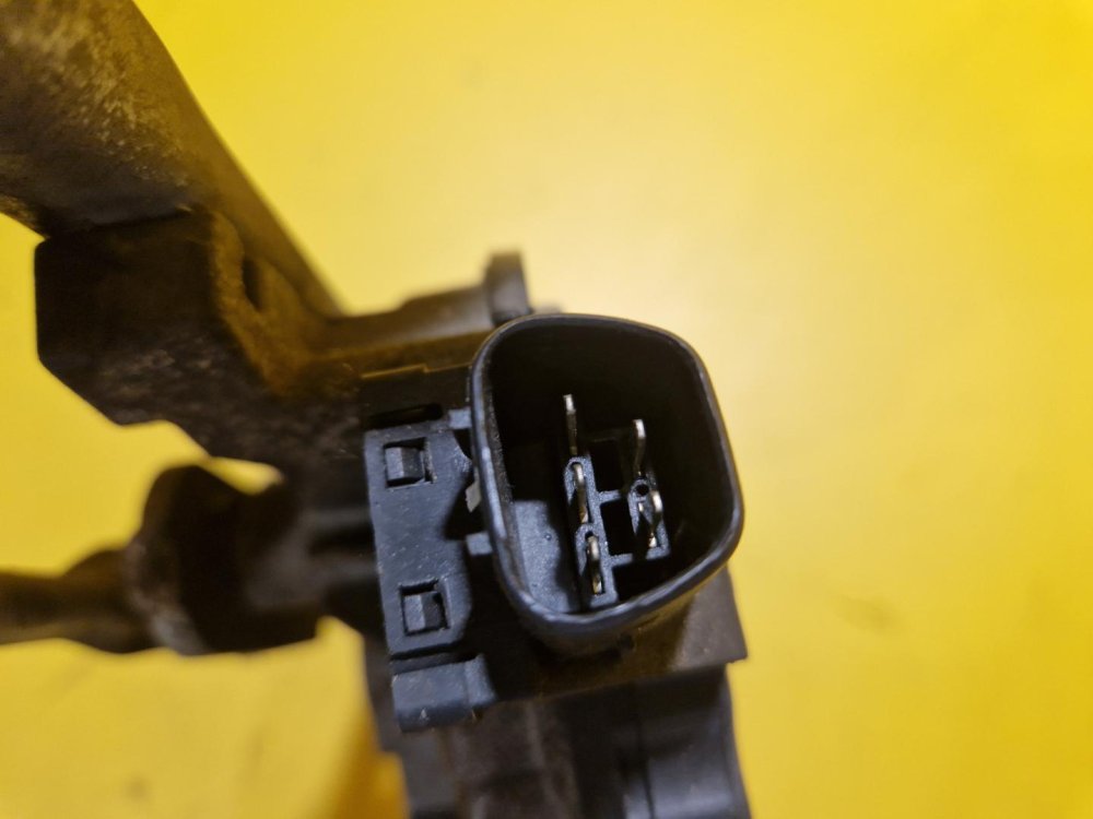 TÁHLA STĚRAČŮ S MOTORKEM 851100F020 TOYOTA COROLLA VERSO II - 18149 TÁHLA STĚRAČŮ S MOTORKEM 851100F020 TOYOTA COROLLA VERSO II - 18149