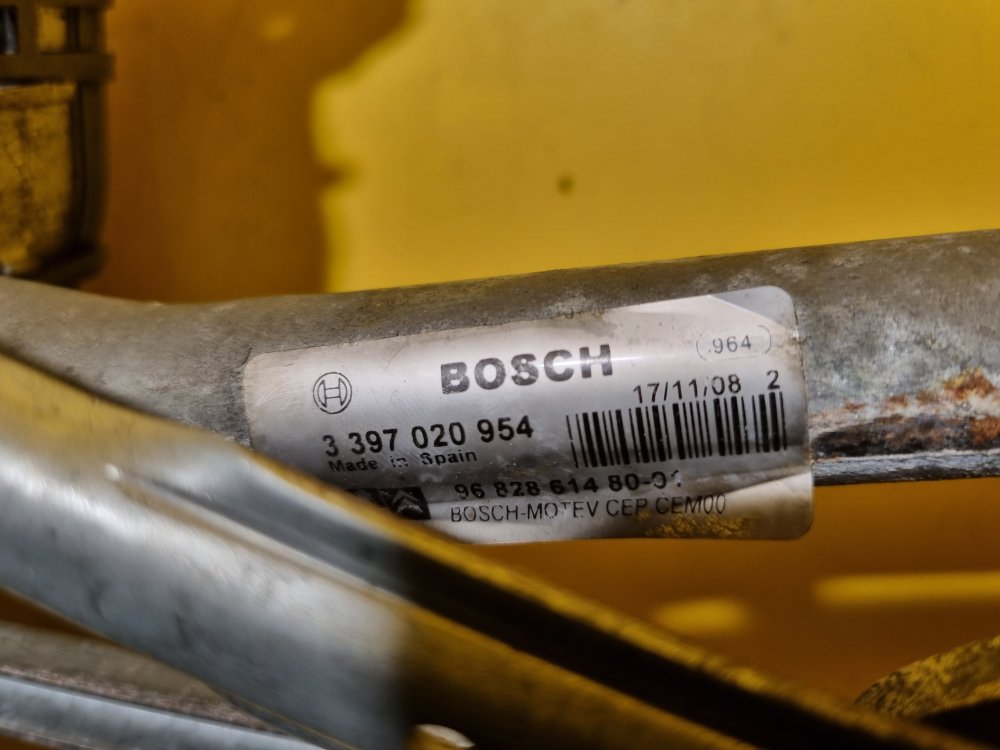 TÁHLA STĚRAČŮ S MOTORKEM 968286148001 CITROEN BERLINGO II - 17857