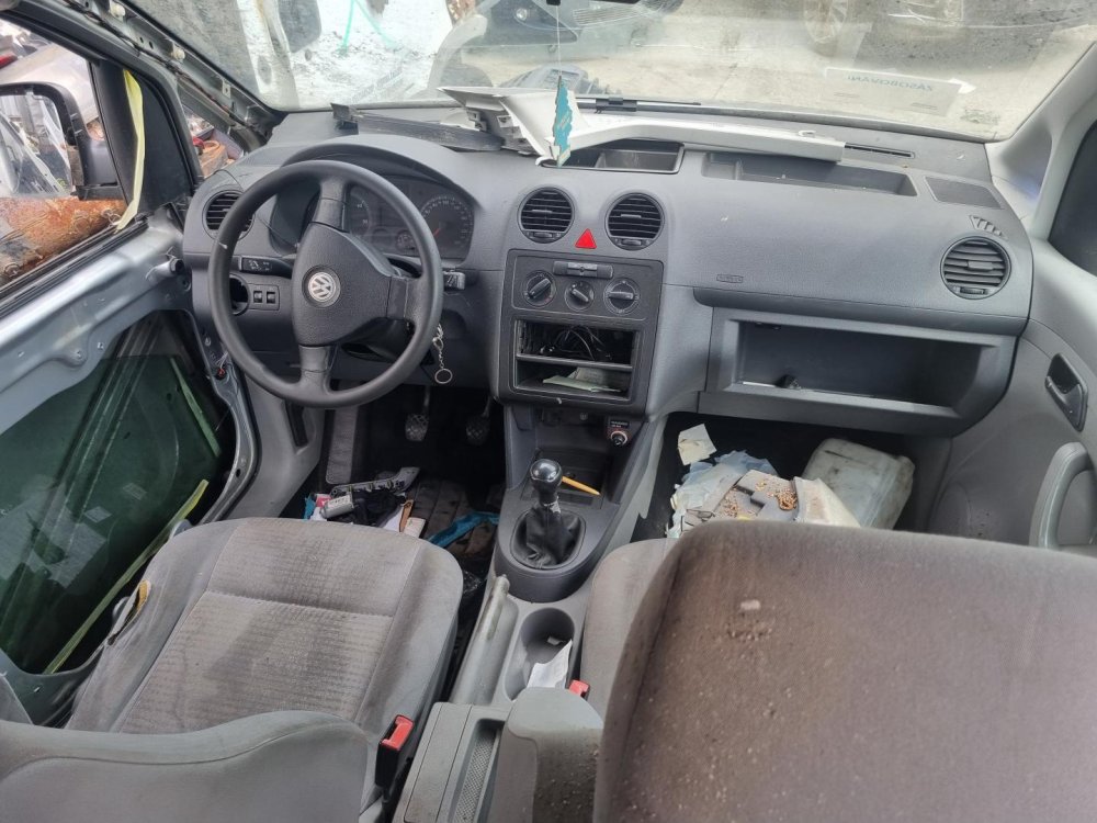 Volkswagen Caddy 1.9 TDI ( BSU ) 55kW r.2007 stříbrná na náhradní díly