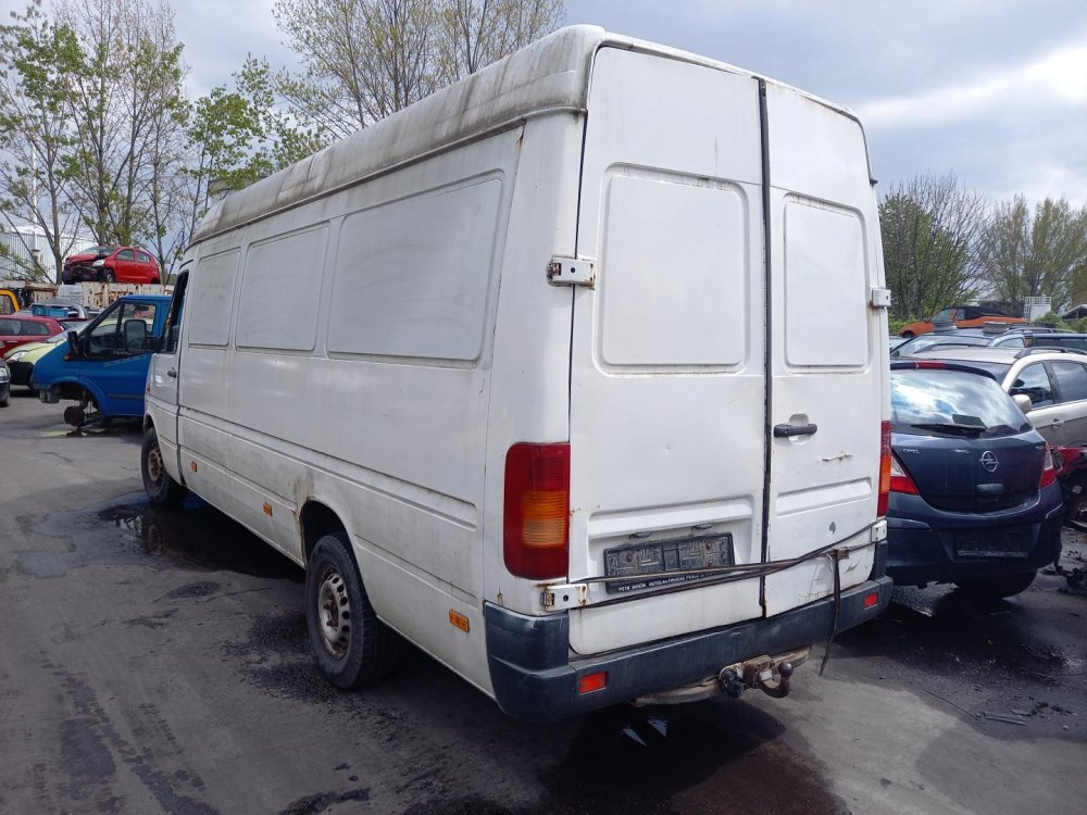 Volkswagen LT 2.5 ( AHD ) 75kW r.1998 bílá na náhradní díly 