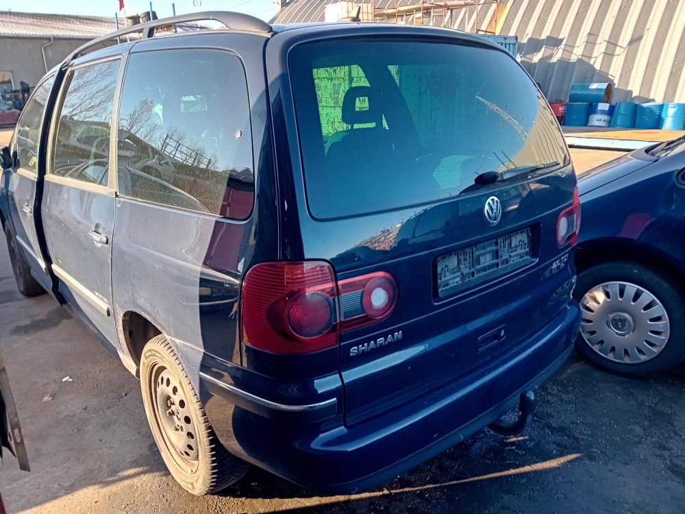 Volkswagen Sharan 2.0 TDI ( BRT ) 103kW r.2008 modrá na náhradní díly Volkswagen Sharan 2.0 TDI ( BRT ) 103kW r.2008 modrá na náhradní díly