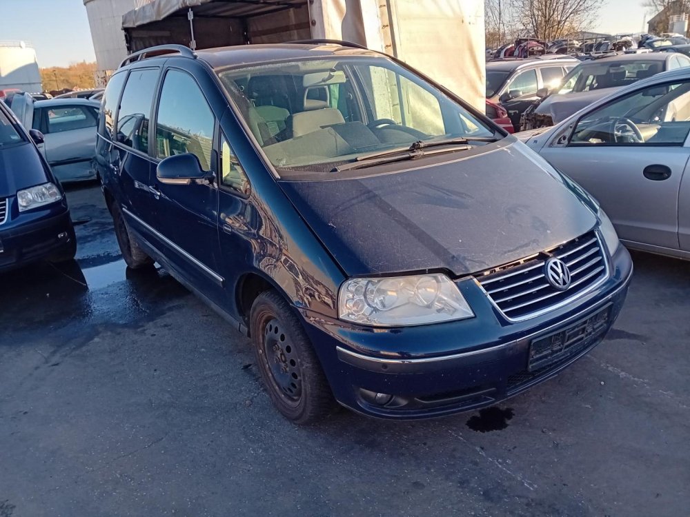 Volkswagen Sharan 2.0 TDI ( BRT ) 103kW r.2008 modrá na náhradní díly Volkswagen Sharan 2.0 TDI ( BRT ) 103kW r.2008 modrá na náhradní díly