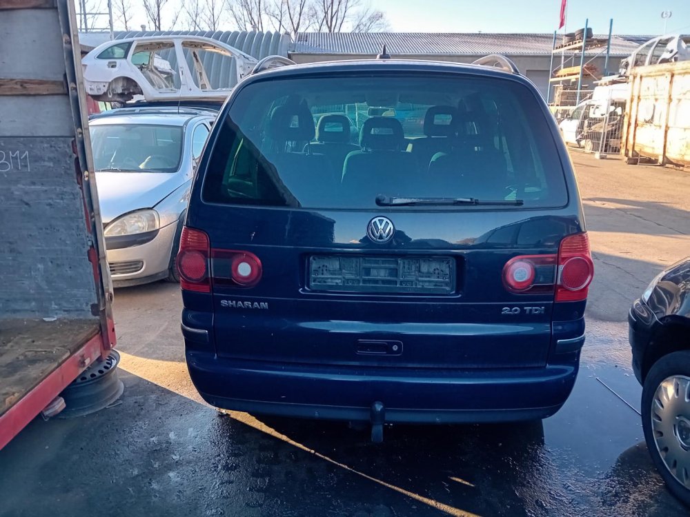 Volkswagen Sharan 2.0 TDI ( BRT ) 103kW r.2008 modrá na náhradní díly Volkswagen Sharan 2.0 TDI ( BRT ) 103kW r.2008 modrá na náhradní díly