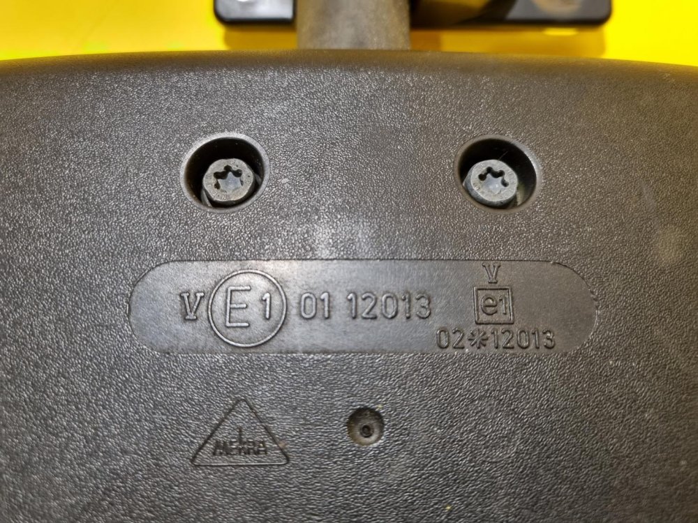 ZRCÁTKO AVIA D75 - 16342 ZRCÁTKO AVIA D75 - 16342